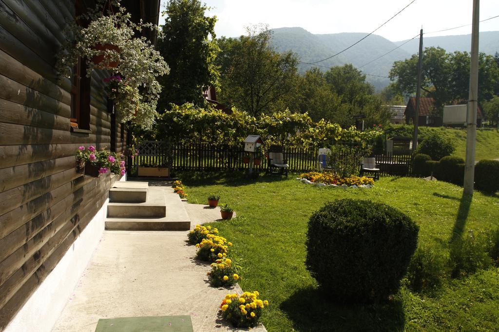 Hotel House Drakulic Korenica Exterior foto