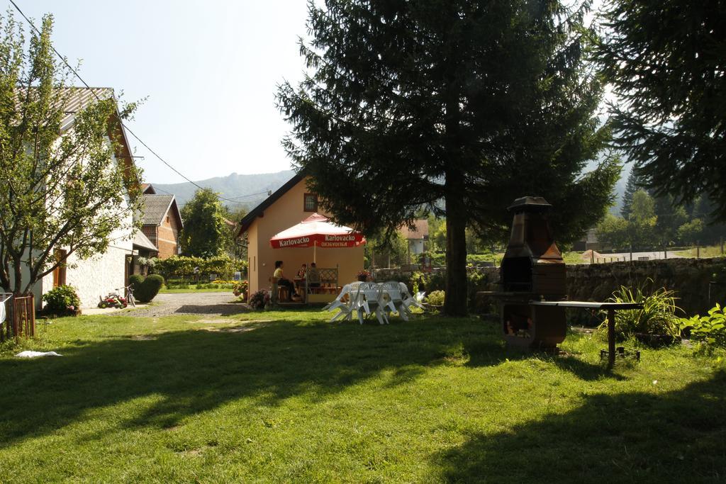 Hotel House Drakulic Korenica Exterior foto