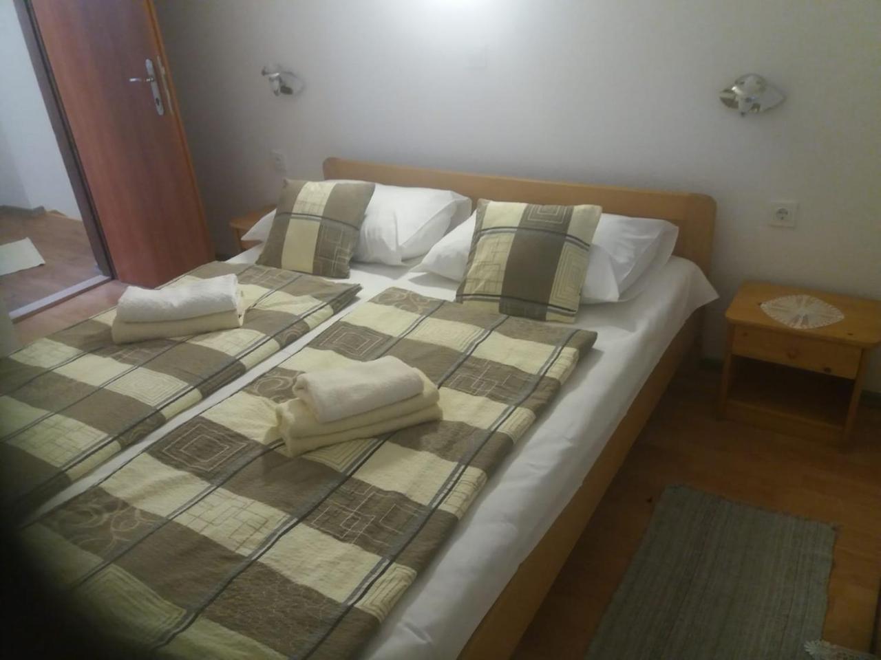 Hotel House Drakulic Korenica Exterior foto