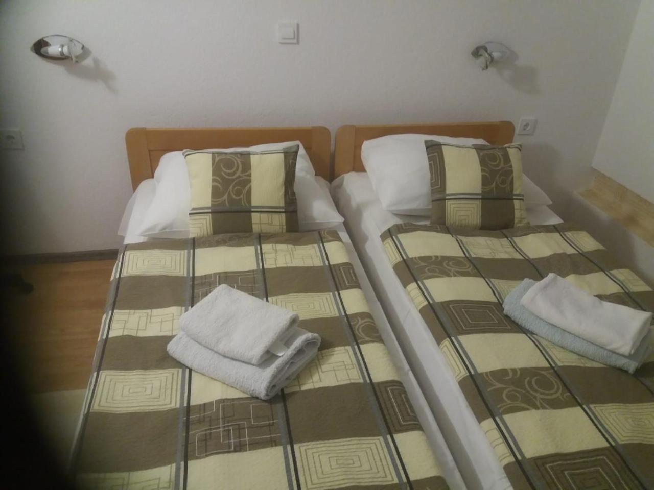 Hotel House Drakulic Korenica Exterior foto
